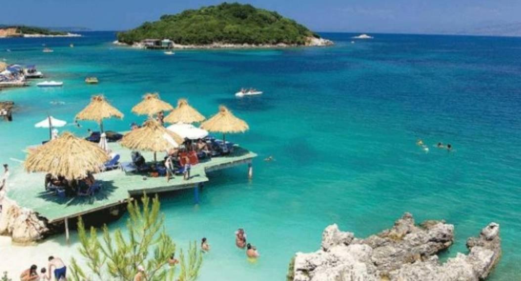 Victoria'S Sea-Cret Apartment Sarande Bagian luar foto